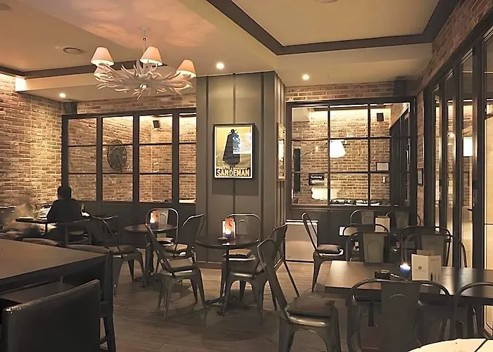 Stanford Hotel 4*